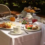 Majesty باري