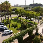 Majesty فندق باري