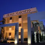 فندق Majesty 4*