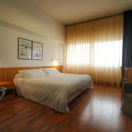 Majesty 4*