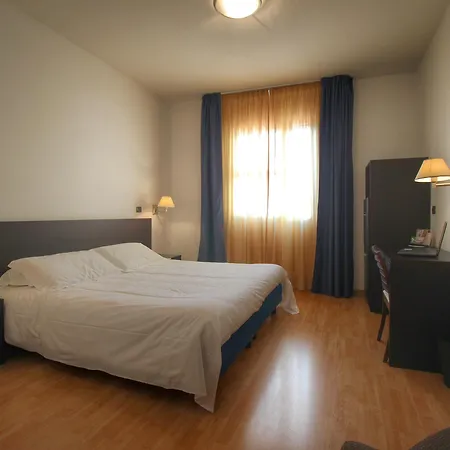 Majesty Otel Bari