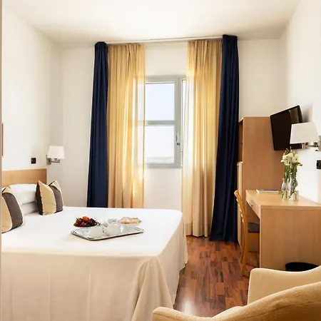 Majesty 4* Bari