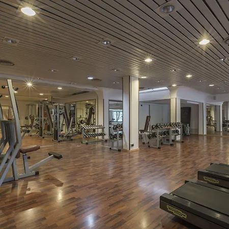 Majesty 4* باري