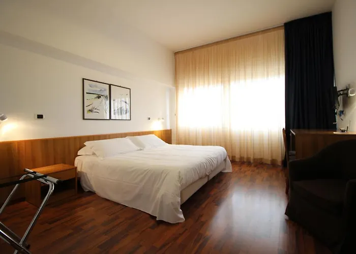 Majesty 4* Bari
