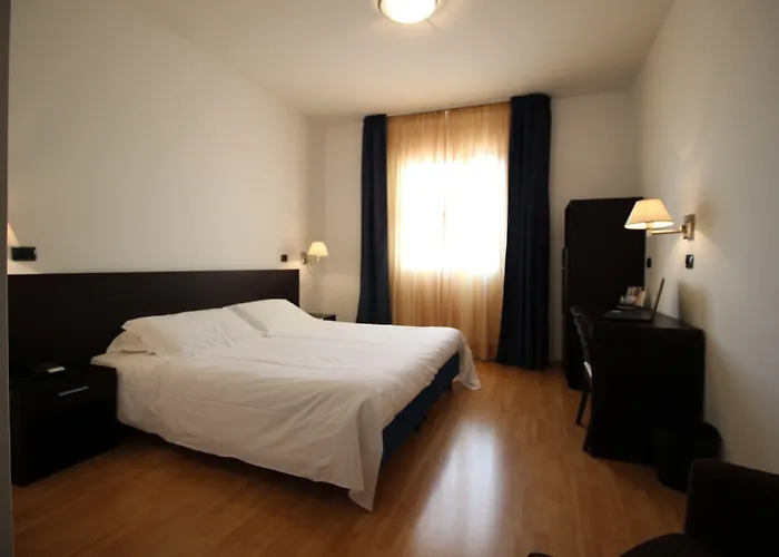 Majesty 4* Bari